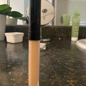 Chanel concealer (shade 20)